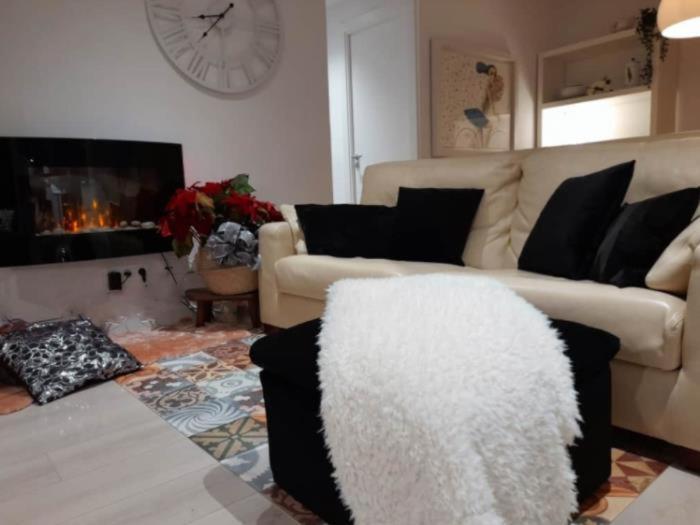 Apartamento Torre Valentina Frente Al Mar Калондж Екстериор снимка