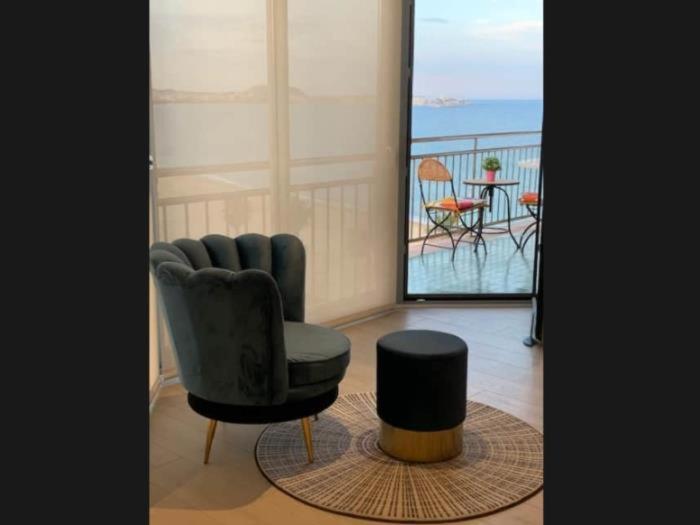 Apartamento Torre Valentina Frente Al Mar Калондж Екстериор снимка